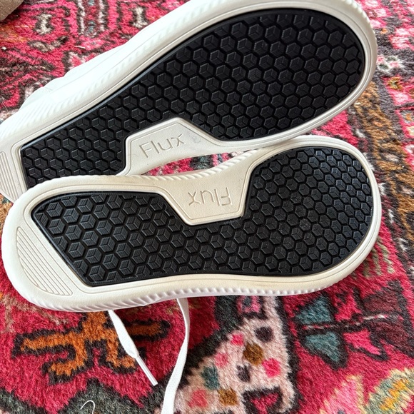 NWOT FLUX footwear Adapt Leather Trainer women’s 9.5 men’s 8 white - Picture 10 of 12